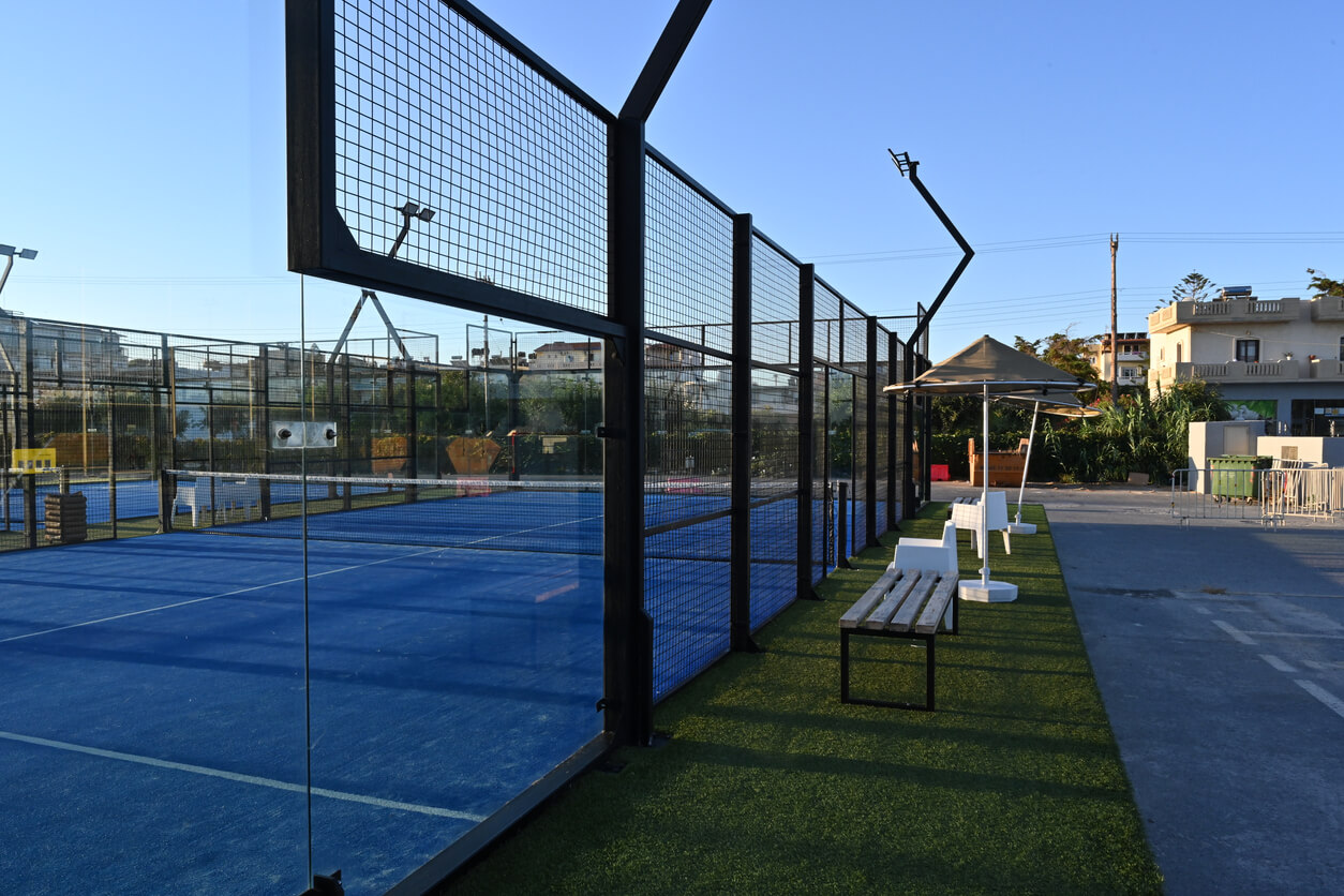 de glazen wand gebruiken in padel