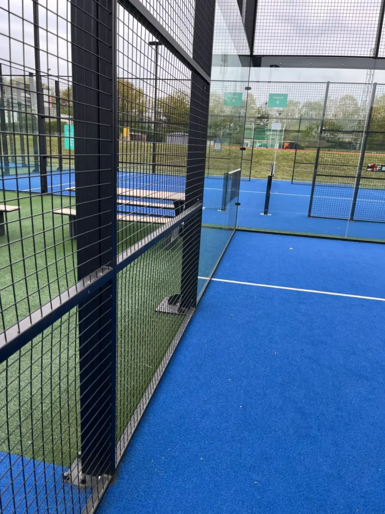 Padel regels hek en wanden